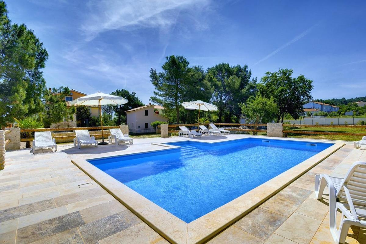 Apartments Puntica Лижнян Экстерьер фото