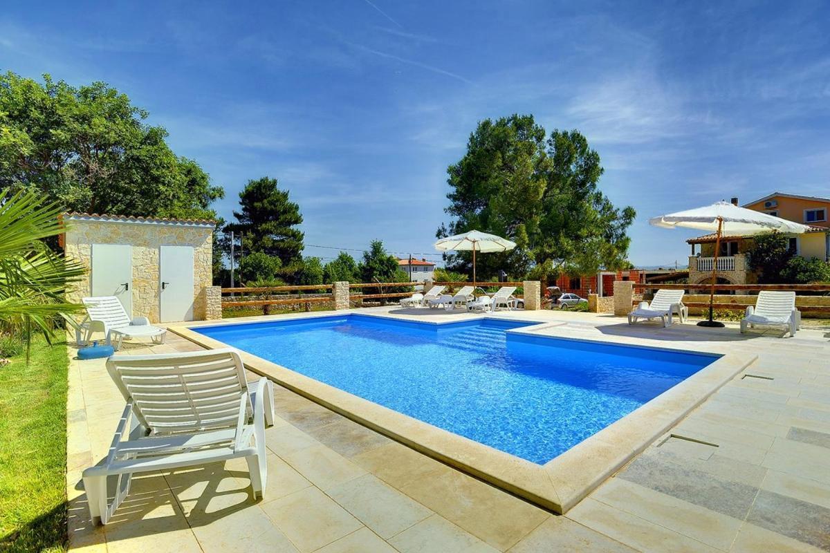 Apartments Puntica Лижнян Экстерьер фото