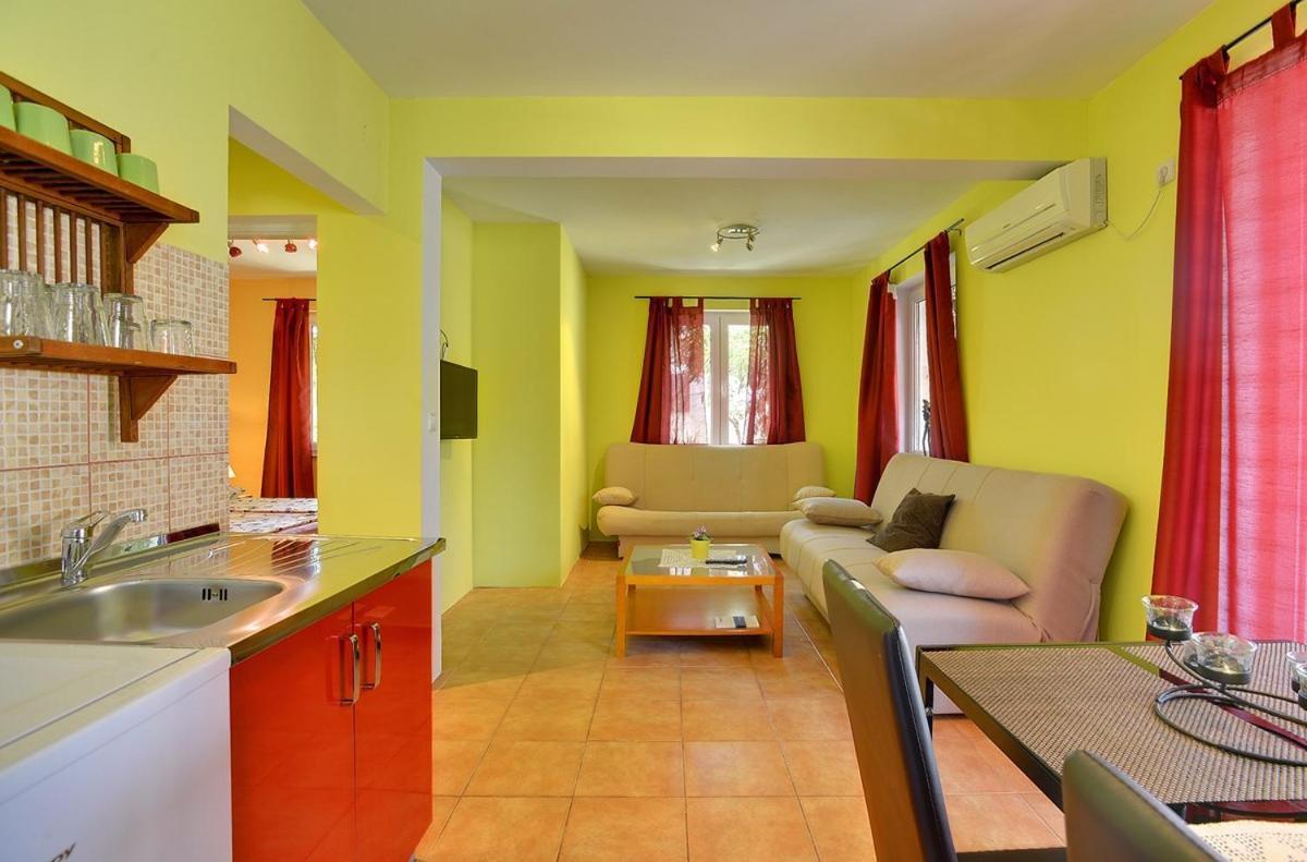 Apartments Puntica Лижнян Экстерьер фото