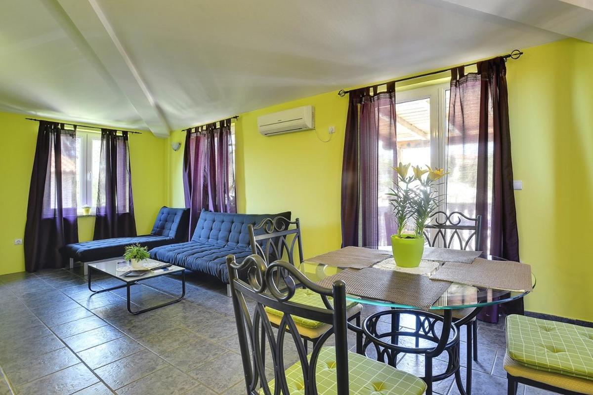 Apartments Puntica Лижнян Экстерьер фото