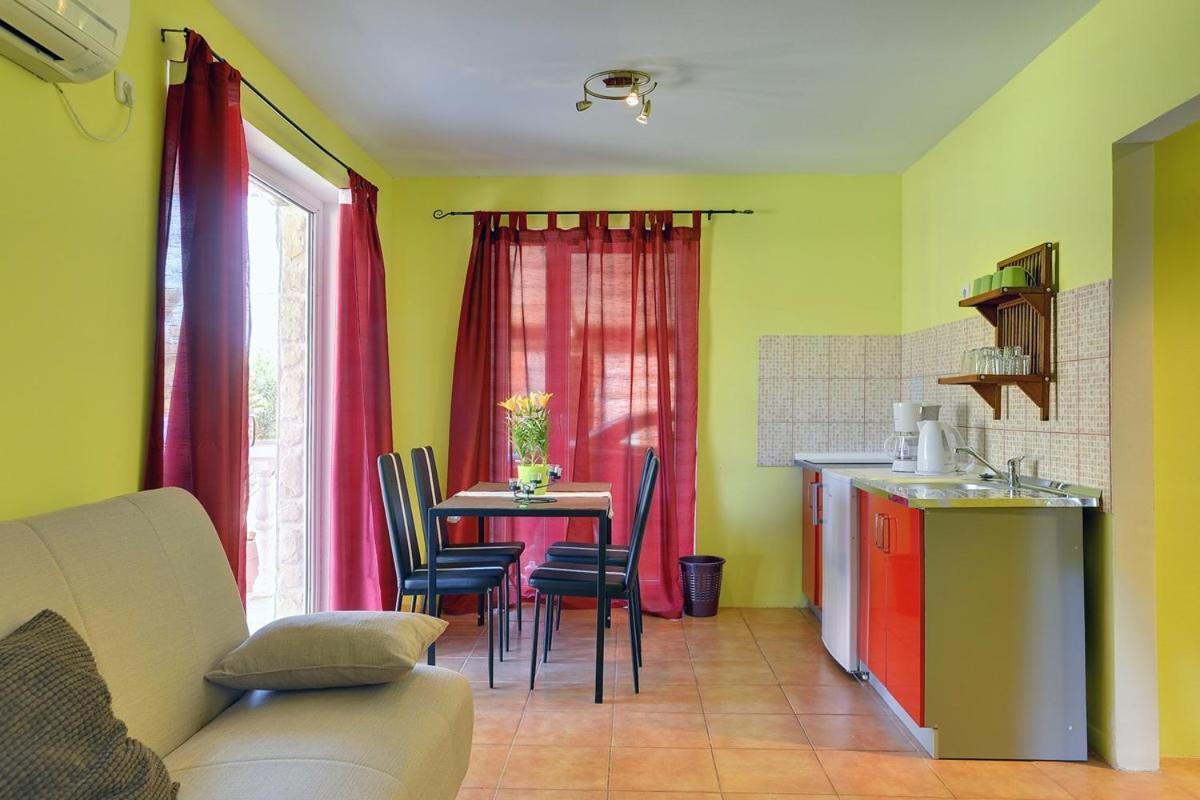 Apartments Puntica Лижнян Экстерьер фото