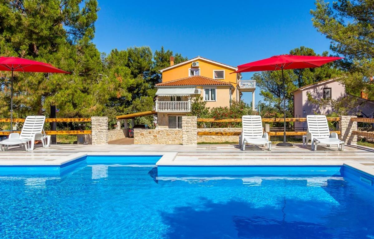 Apartments Puntica Лижнян Экстерьер фото